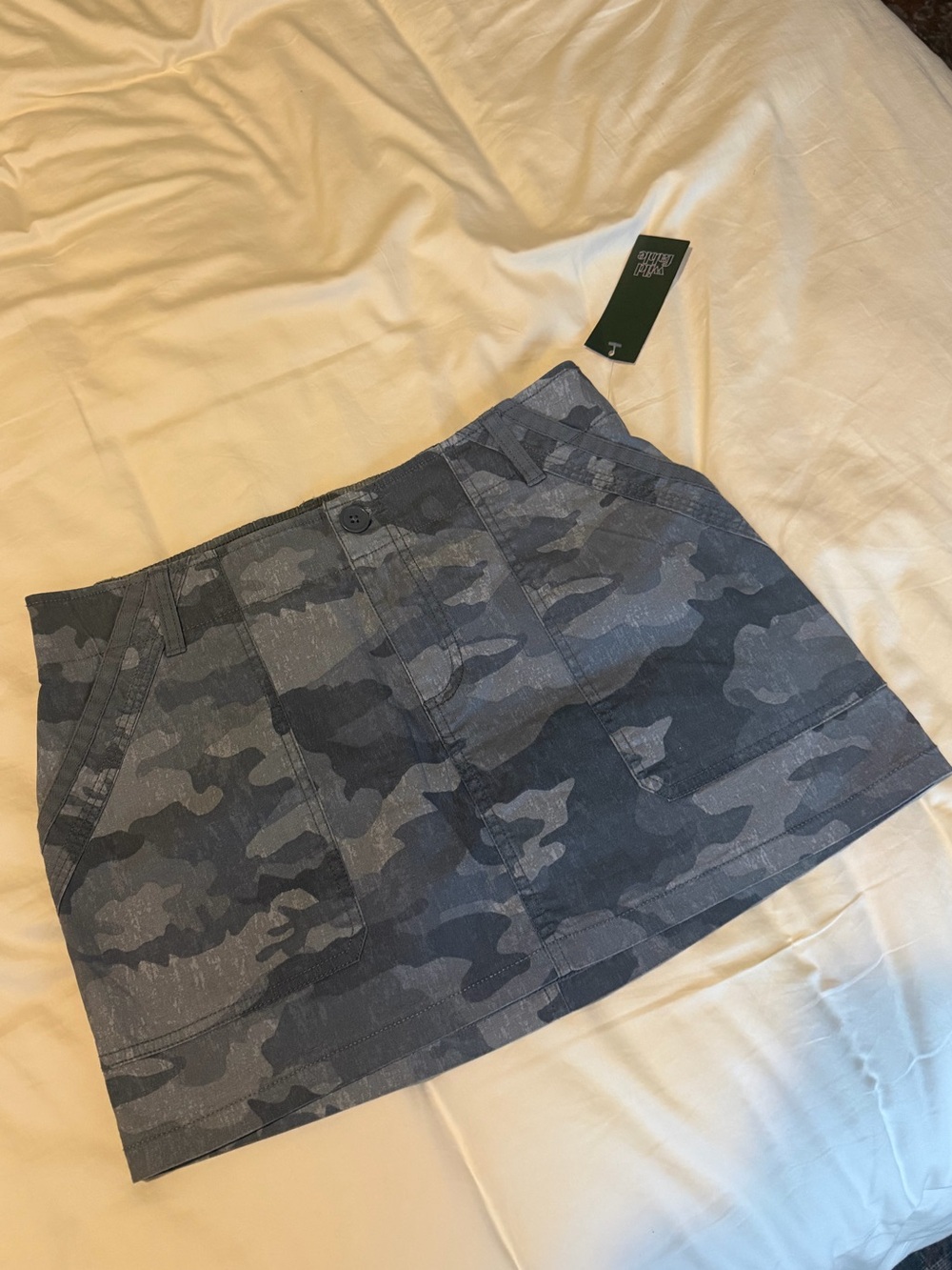 Camo Print Skirt Size Medium NWT